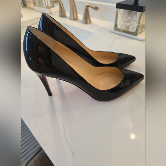 Louboutin patent leather pumps, black, size 38 1/2. With box. - Picture 1 of 3